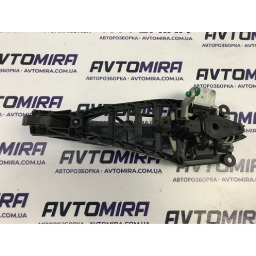 Ручка дверей передніх правих зовнішня Opel Corsa D HB 5дв. 2006-2014 24463526